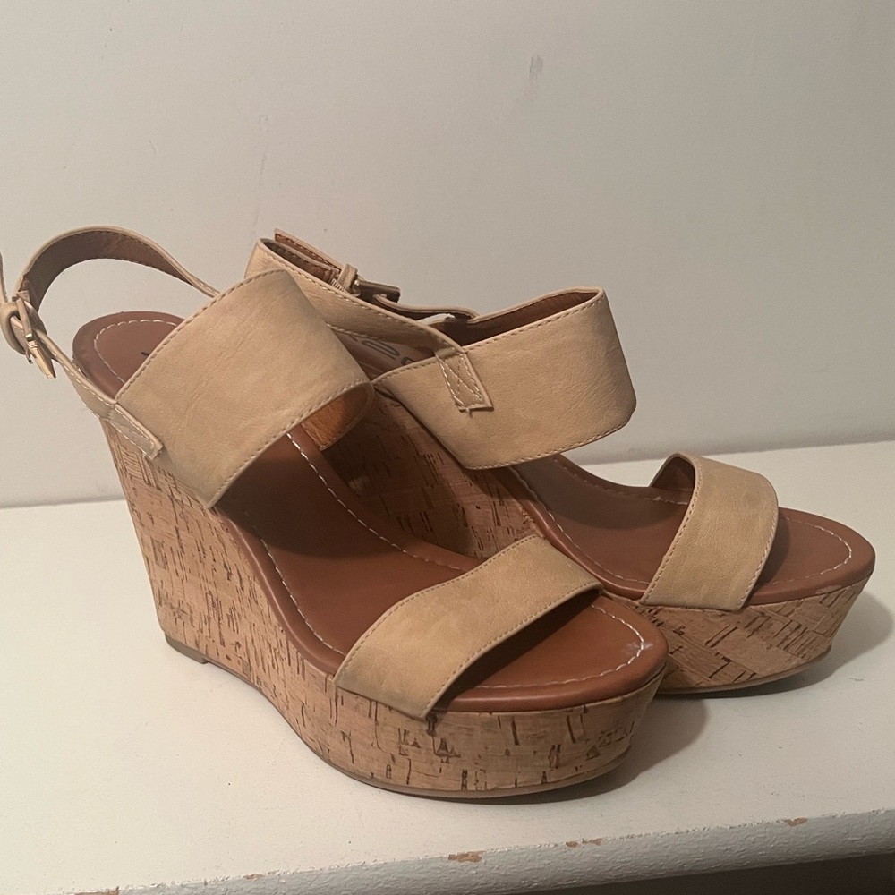 Tan Wedges! - Picture 4 of 4